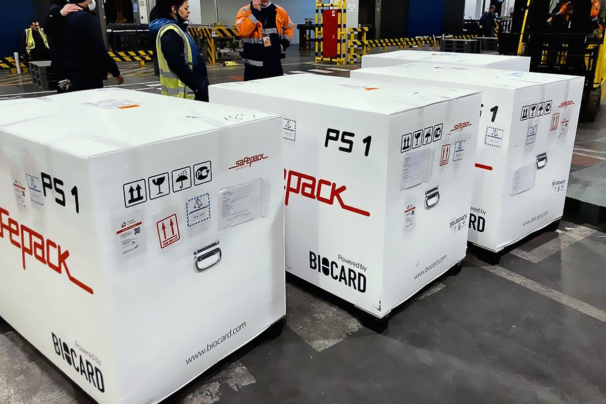 SafePack PS1 thermal containers at airport loading