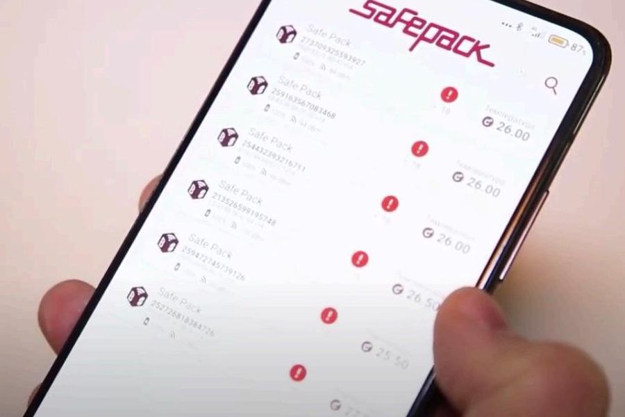 The SafePack app on a phone, listing sensors and temperatures