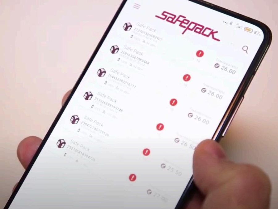 The SafePack app on a phone, listing sensors and temperatures