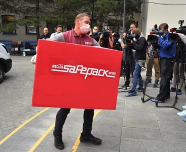 BIOCARD DELIVERED THE FIRST BATCH OF CORONAVIRUS VACCINE